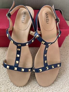 Vaneli Bartel Navy Blue Leather Studded T Strap Sandals Shoes Size 9.5 N Narrow